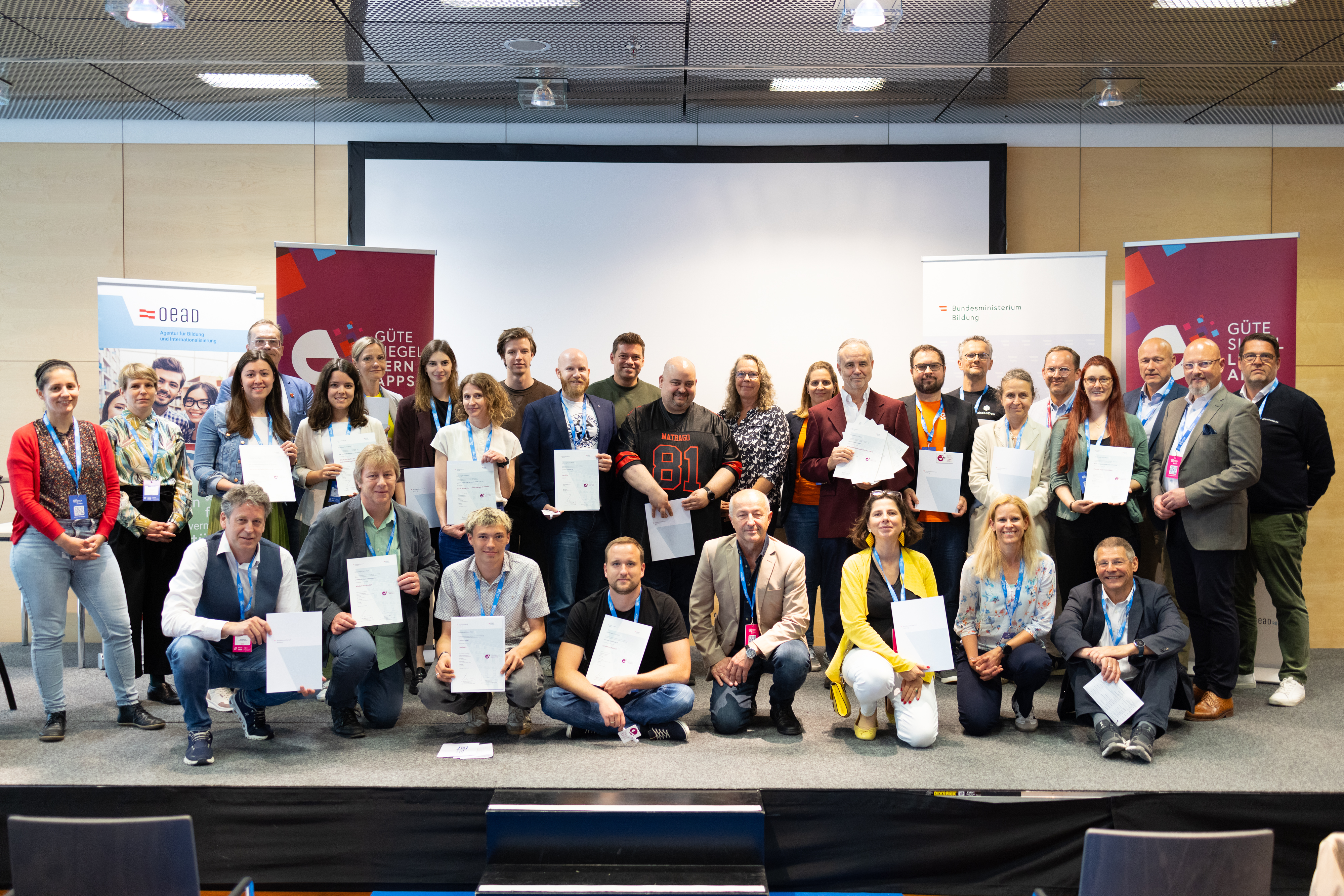 Gruppenfoto der Gütesiegelverleihung 2025